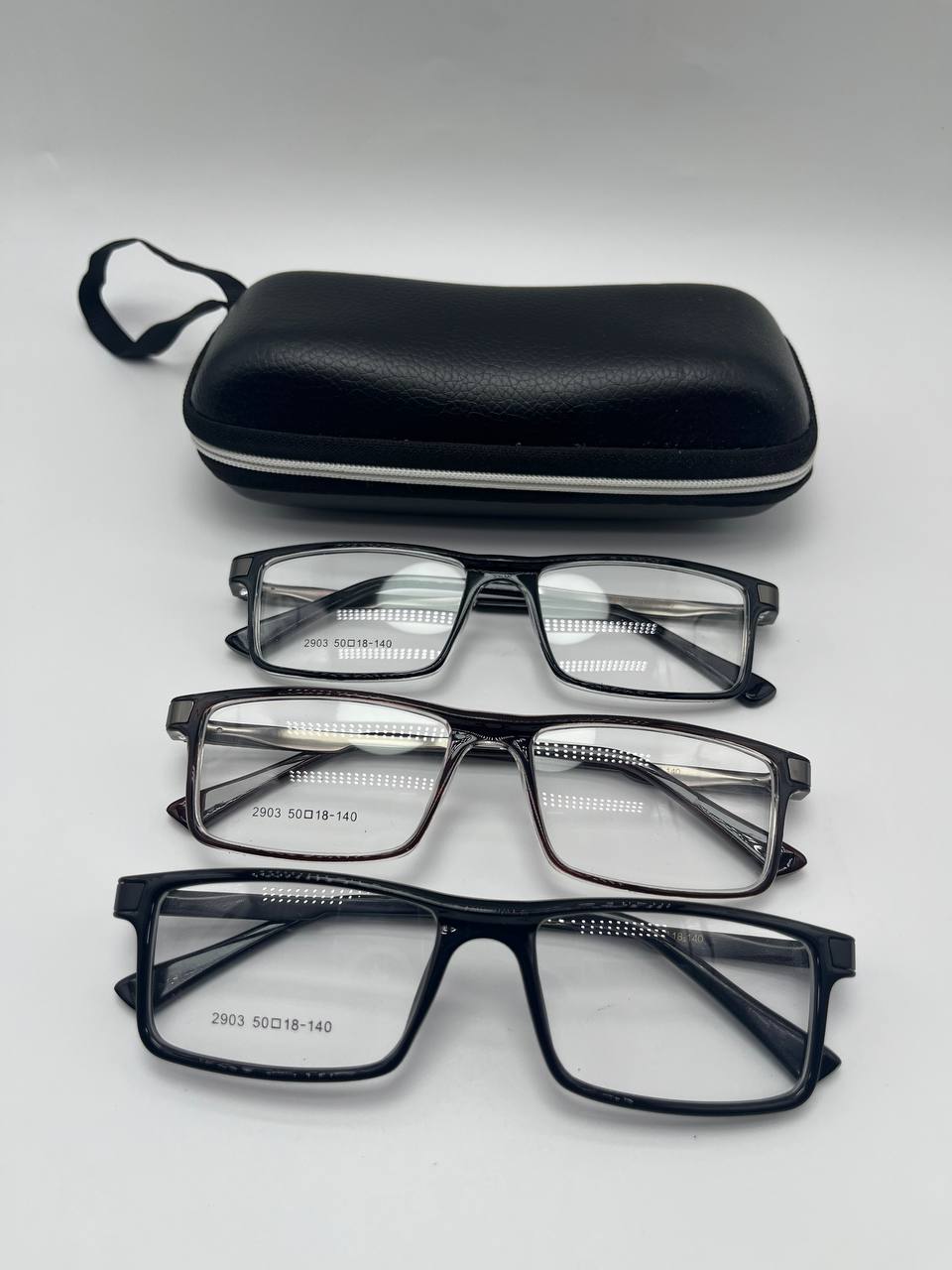 نظارات عصرية بإطار عالي الجودة – أناقة وراحة طوال اليوم