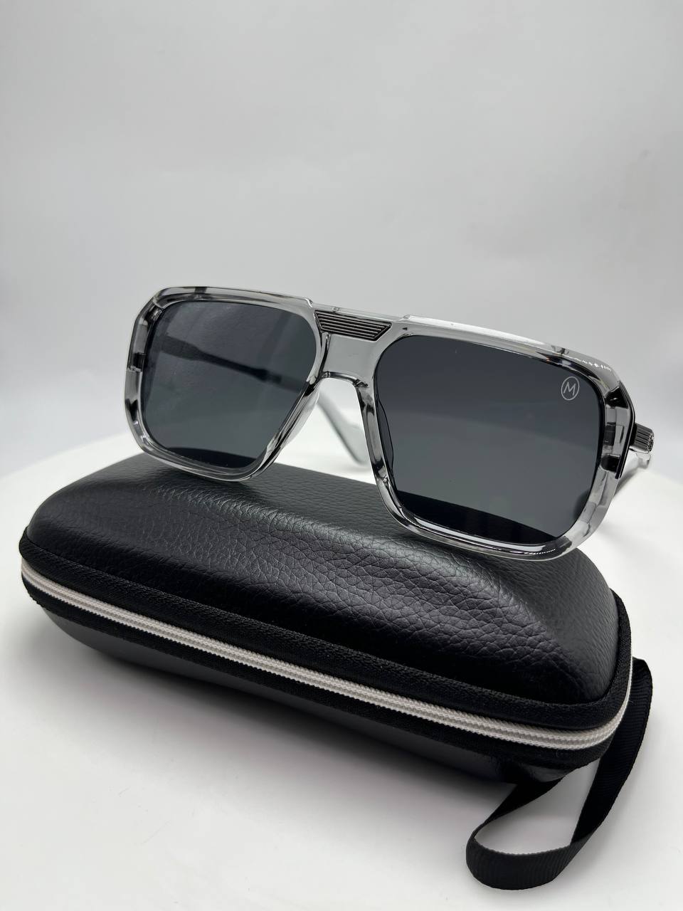 نظارات شمسية عصرية بتصميم فاخر – حماية وأناقة في كل إطلالة