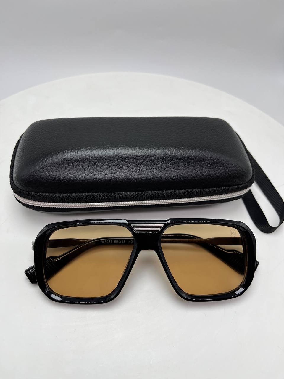 نظارات شمسية عصرية بتصميم فاخر – حماية وأناقة في كل إطلالة