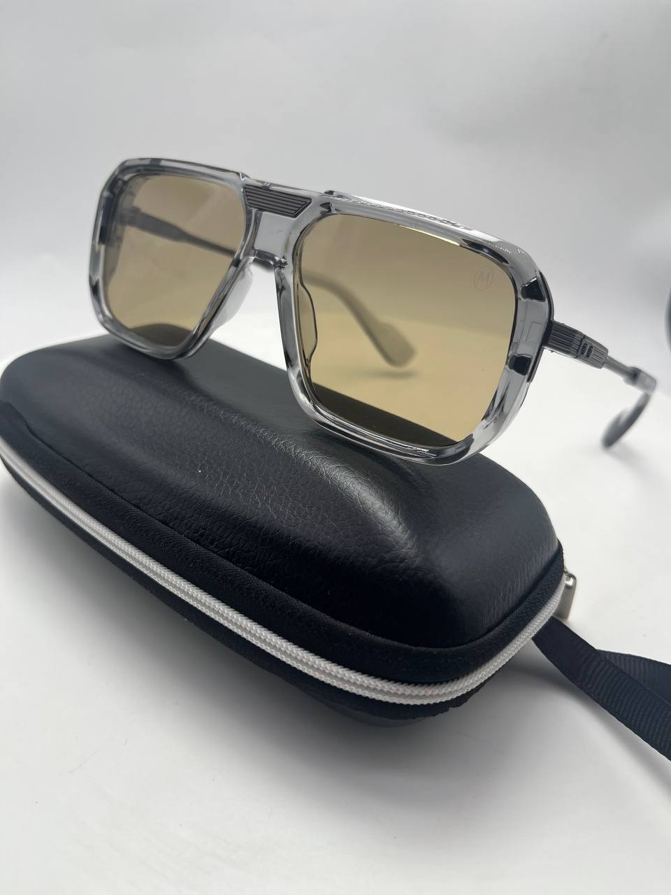 نظارات شمسية عصرية بتصميم فاخر – حماية وأناقة في كل إطلالة