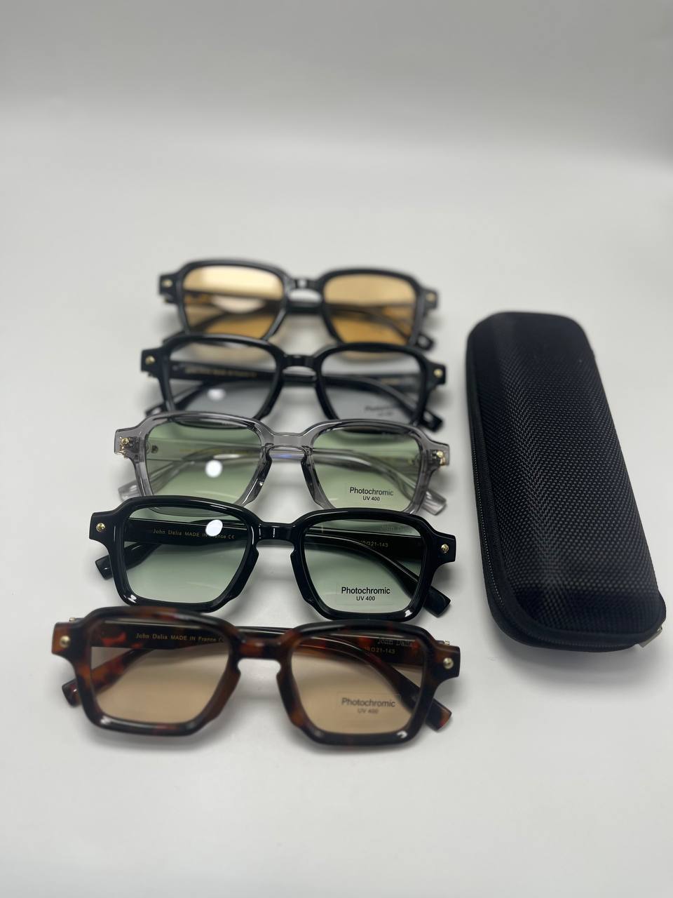John Dalia نظارات  فوتوكروميك – تصميم فاخر وحماية UV400