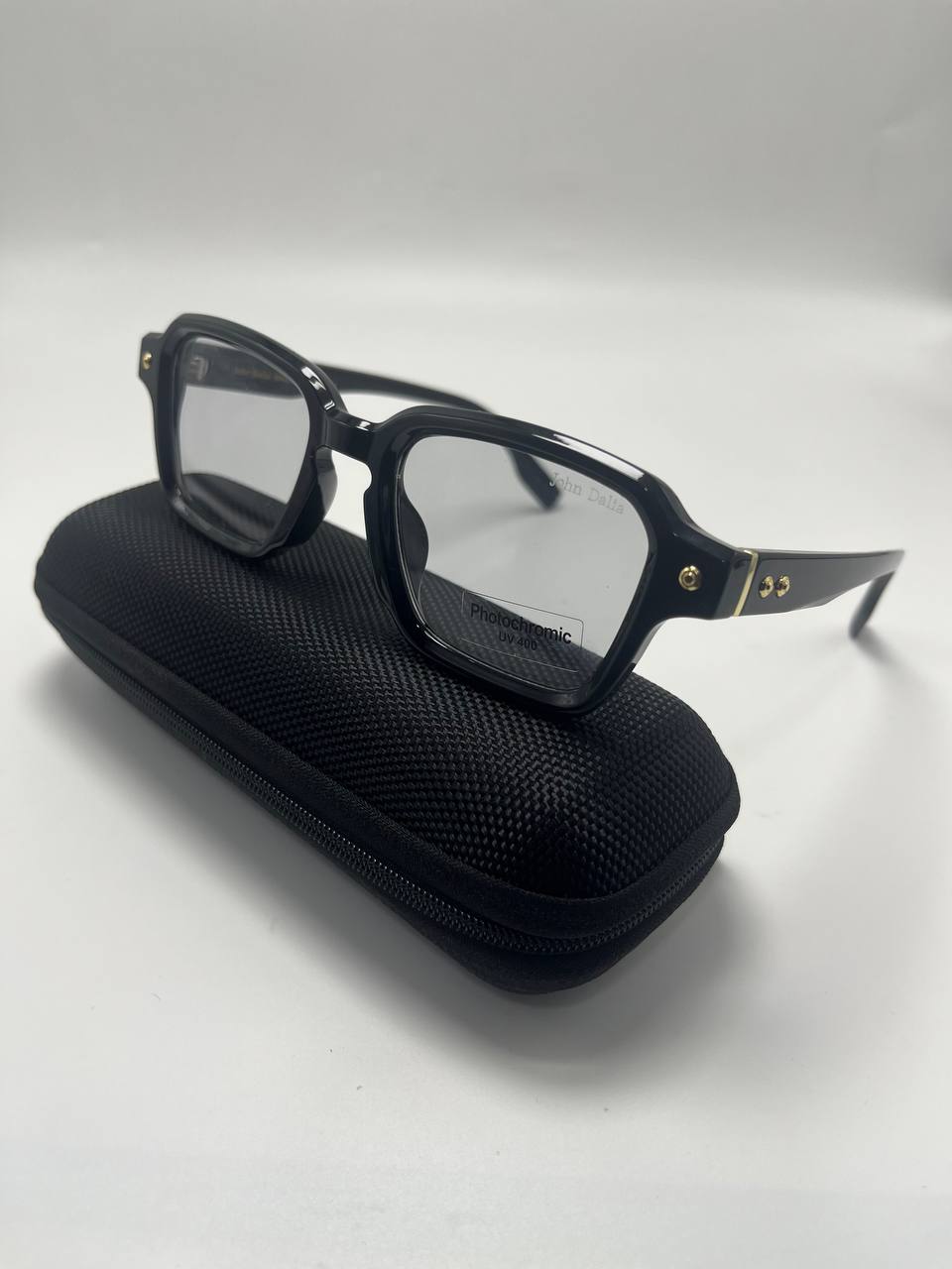 John Dalia نظارات  فوتوكروميك – تصميم فاخر وحماية UV400