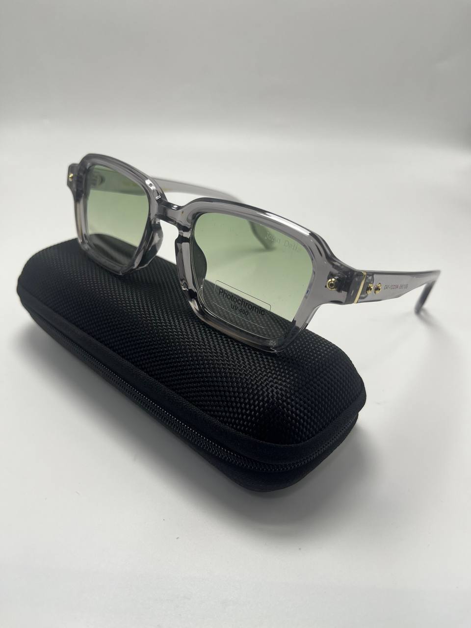 John Dalia نظارات  فوتوكروميك – تصميم فاخر وحماية UV400